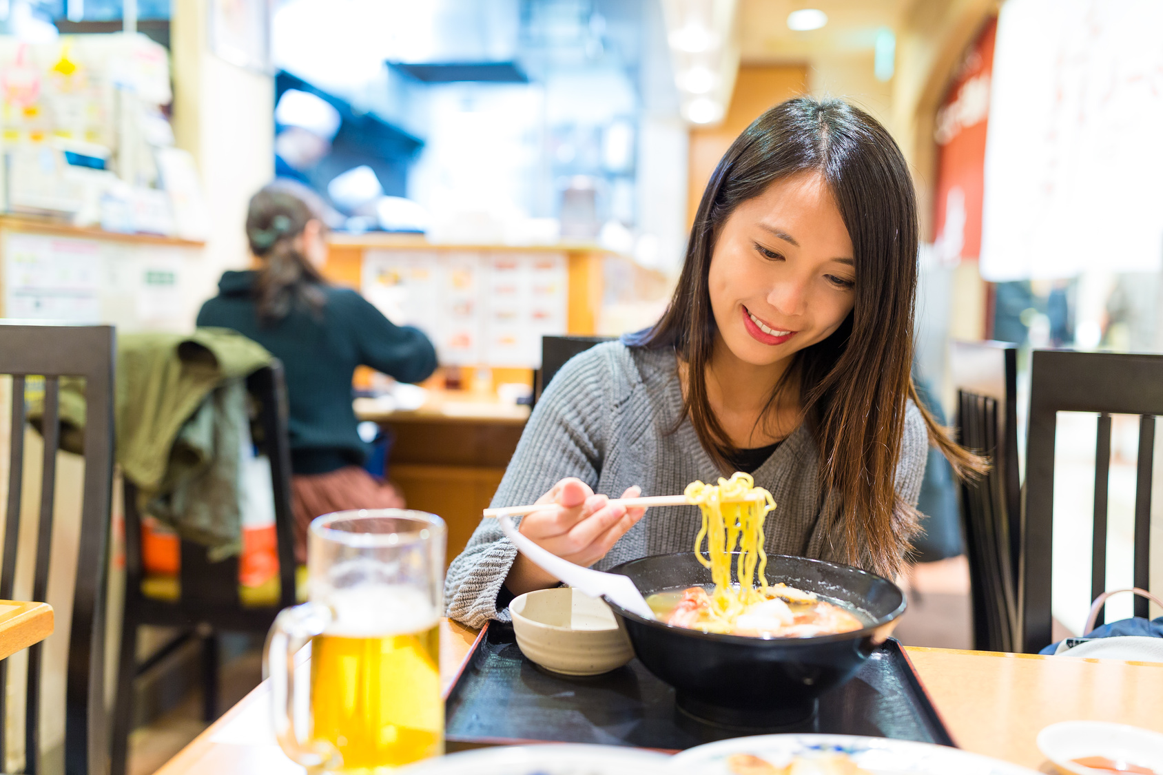 お客様の笑顔と美味しい食事の為に頑張る ファミレスの正社員のお仕事 公務員総研