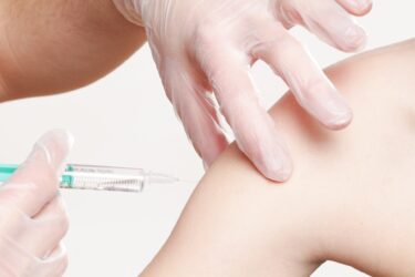 【厚生労働省】「新型コロナウイルス」ワクチンの不適切廃棄で企業名など公表へ
